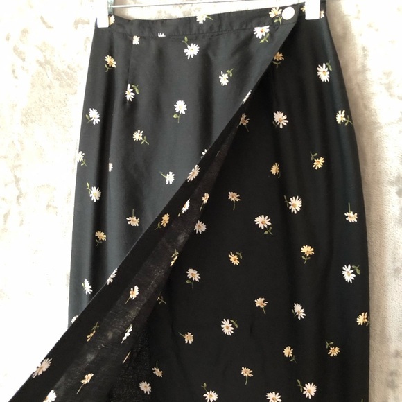 Vintage Floral Wrap Midi Skirt Size 2 Made in USA Summer Breeches - Picture 4 of 12